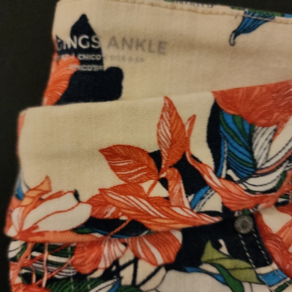 Preowned Chico Jeggings Ankle, Floral, Women's Size 0.5, USA 6P Good - Picture 8 of 14